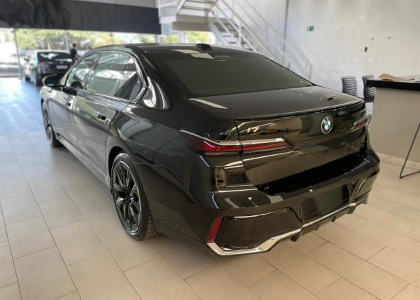 Bmw I7 - Imagem 2