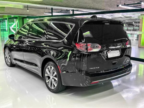 Chrysler Pacifica - Imagem 2